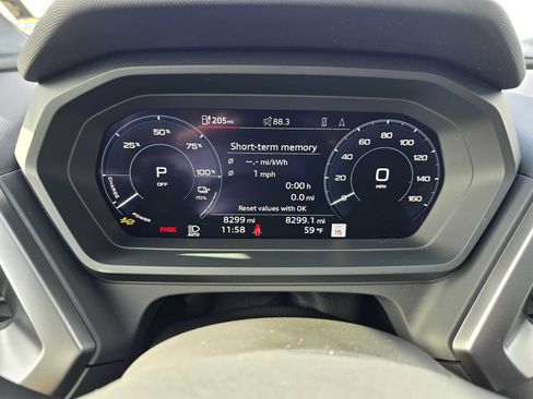 Used 2025 Audi Q4 e-tron Premium Plus w/ Premium Plus image 28