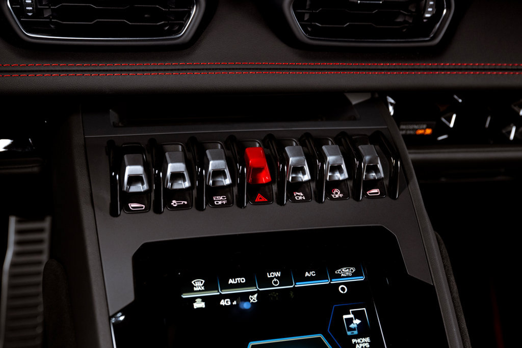 Used 2021 Lamborghini Huracan EVO RWD image 18