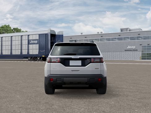 New 2026 Jeep Cherokee Overland image 7