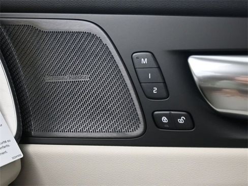 New 2026 Volvo XC60 B5 Ultra w/ Protection Package Premier image 38