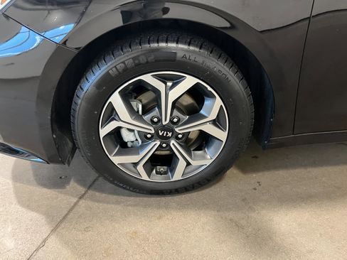 Used 2021 Kia Forte LXS image 39