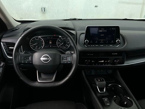 Used 2025 Nissan Rogue SV image 13