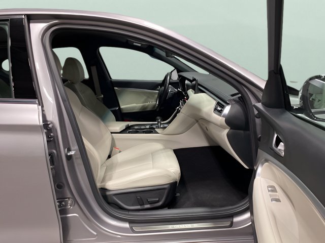 Used 2025 Genesis G70 2.5T AWD/4WD image 30