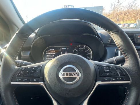 Used 2020 Nissan Versa SR image 13