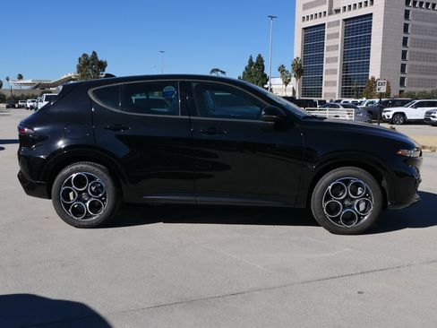 Used 2025 Alfa Romeo Tonale AWD/4WD image 2