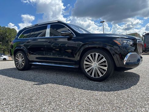 Used 2023 Mercedes-Benz Maybach GLS 600 4MATIC image 11