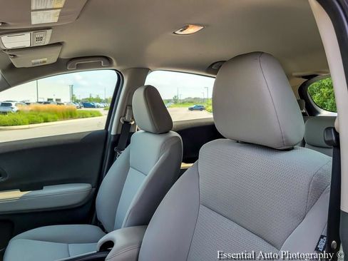 Used 2022 Honda HR-V LX image 10