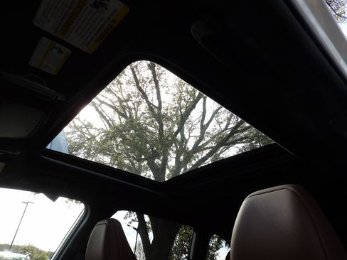 Used 2025 Subaru Forester Touring w/ Popular Package - Touring image 18