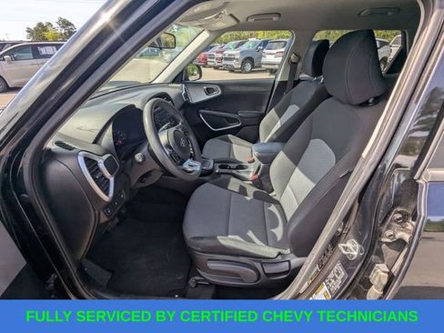 Used 2021 Kia Soul LX image 11