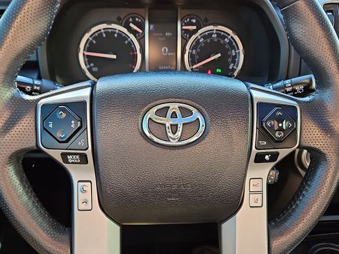 Used 2020 Toyota 4Runner Limited image 18