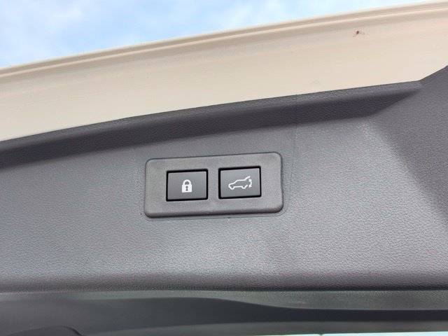 Certified 2025 Subaru Outback Touring XT AWD/4WD image 38