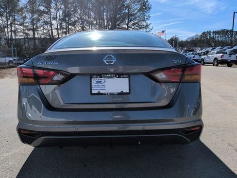 Used 2022 Nissan Altima 2.5 SV image 5