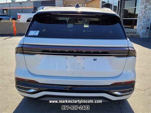 New 2026 Lincoln Nautilus Reserve image 9