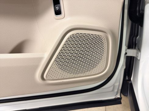 Used 2025 Mercedes-Benz GLB 250 image 20