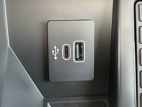 Used 2025 Ford F150 Platinum w/ Equipment Group 702A High AWD/4WD image 15