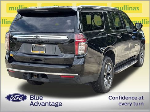 Used 2024 Chevrolet Suburban LS w/ Driver Alert Package AWD/4WD image 4