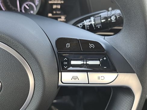 Used 2023 Hyundai Elantra Blue FWD image 18