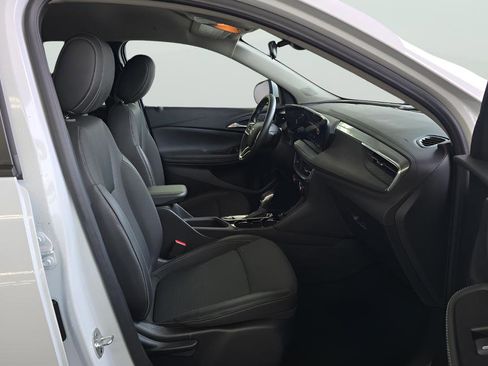 Used 2025 Buick Encore GX Preferred FWD image 8