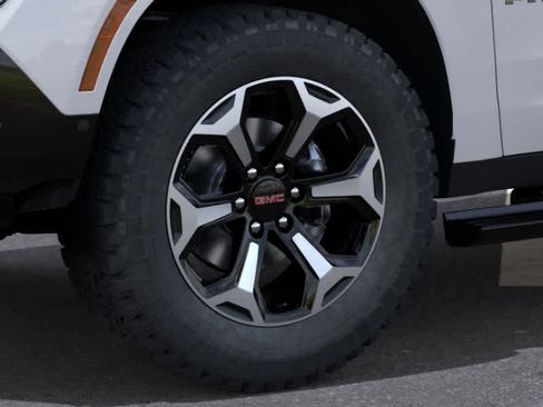 New 2026 GMC Yukon AT4 w/ AT4 Premium Package image 9