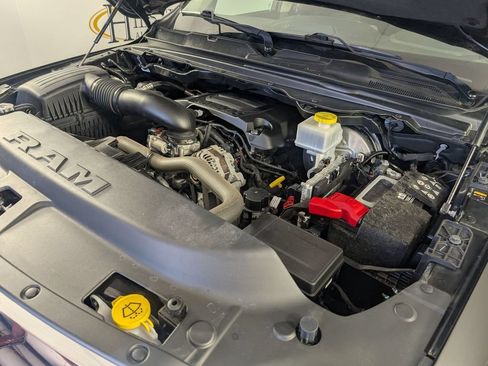 Used 2022 RAM 1500 Laramie AWD/4WD image 36