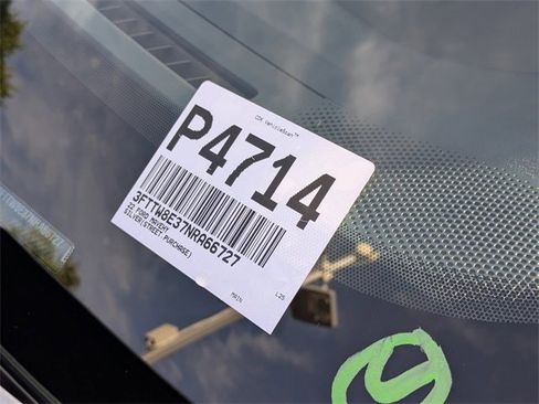 Used 2022 Ford Maverick Lariat image 32