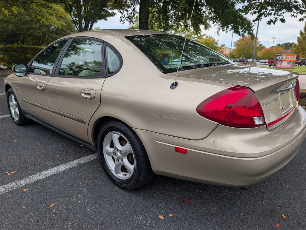 Used 2001 Ford Taurus SES FWD image 3