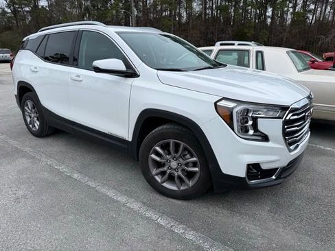 Used 2024 GMC Terrain SLT image 2