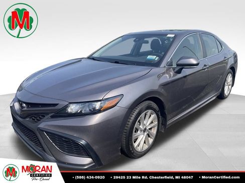 Used 2024 Toyota Camry SE FWD image 1