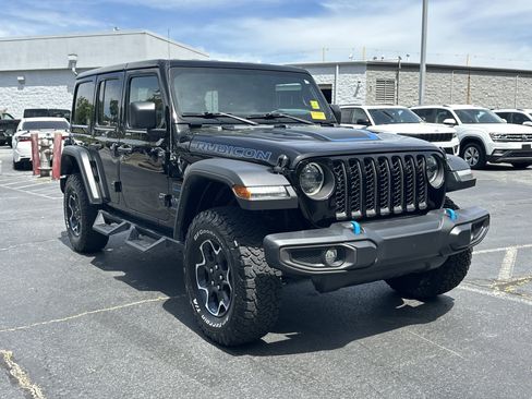 Used 2023 Jeep Wrangler Unlimited Rubicon 4xe w/ Cold Weather Group AWD/4WD image 2
