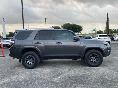 Used 2018 Toyota 4Runner SR5 RWD image 4