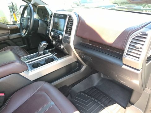 Used 2015 Ford F150 Platinum w/ Equipment Group 701A Luxury AWD/4WD image 13
