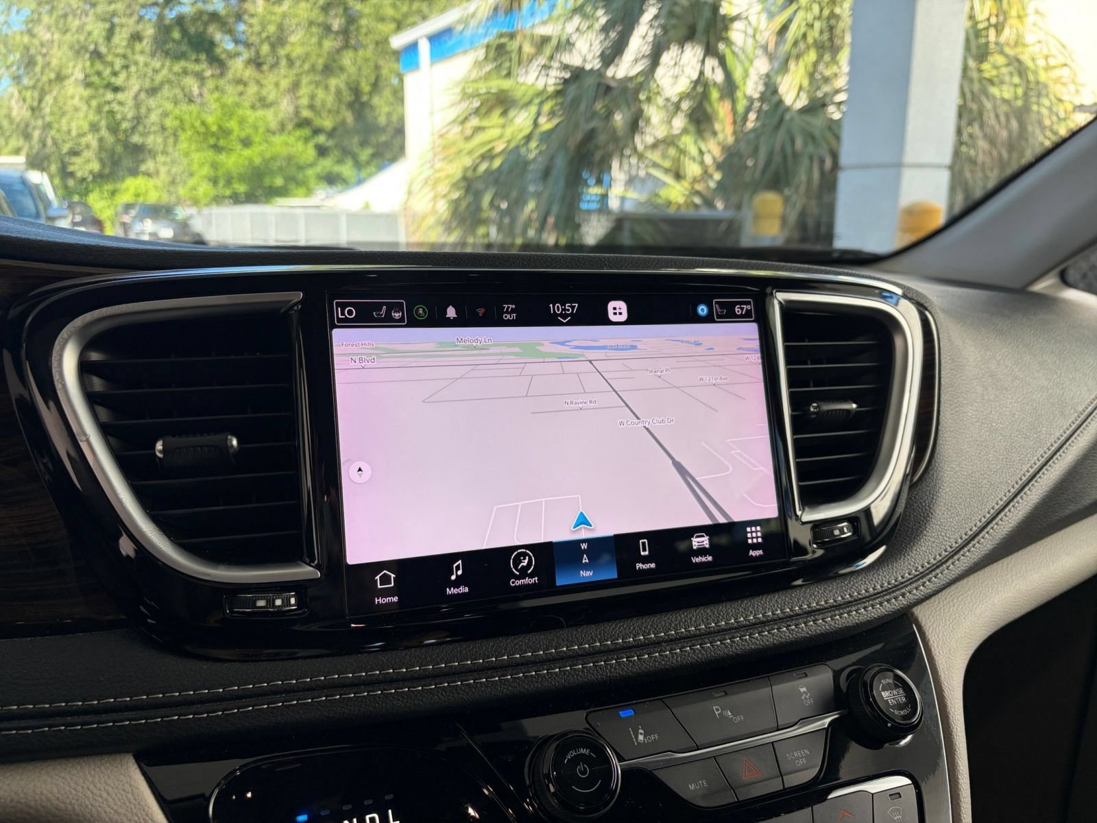 Used 2023 Chrysler Pacifica Limited FWD image 19