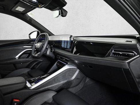 New 2025 Audi SQ5 Premium Plus image 23