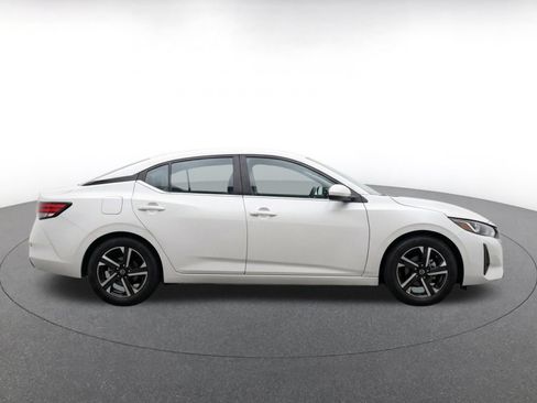 Used 2025 Nissan Sentra SV FWD image 10