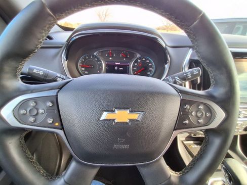 Used 2023 Chevrolet Traverse LT image 13