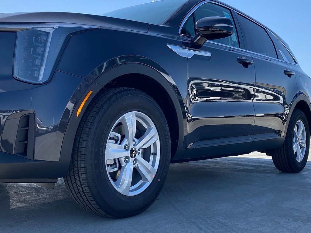 New 2026 Kia Sorento LX FWD image 10