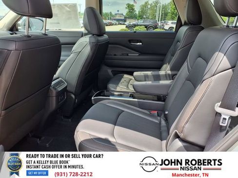 New 2026 Nissan Pathfinder SL w/ SL Premium Package FWD image 9