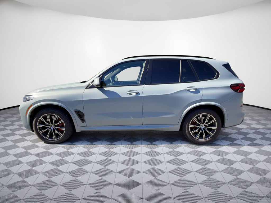 Used 2024 BMW X5 xDrive40i AWD/4WD image 2