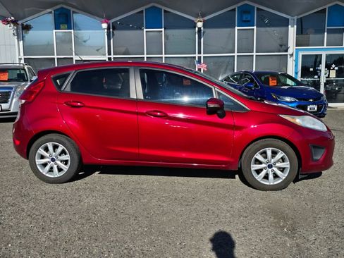 Used 2013 Ford Fiesta SE FWD image 8