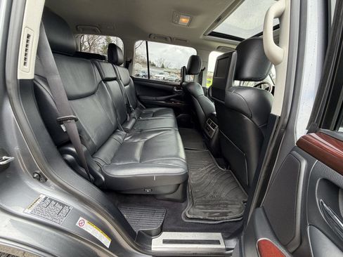 Used 2015 Lexus LX 570 Base image 29