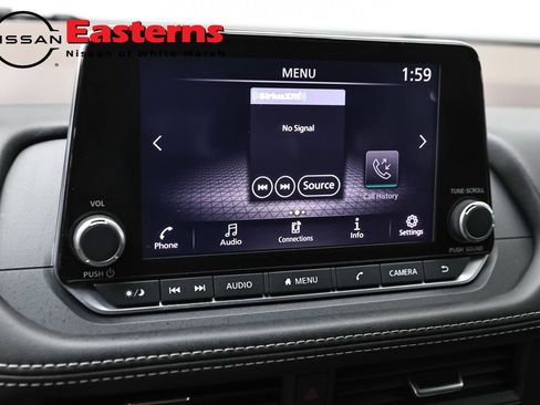 Used 2023 Nissan Rogue S AWD/4WD image 18