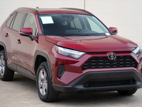 Used 2025 Toyota RAV4 XLE w/ Convenience Package FWD image 52