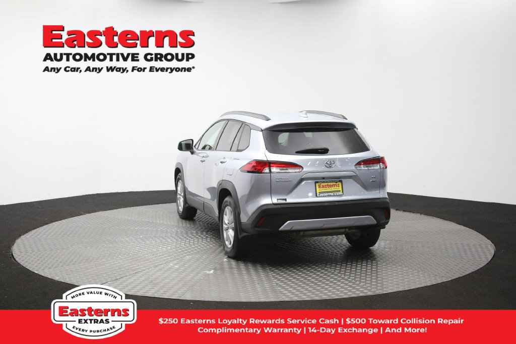 Used 2022 Toyota Corolla Cross LE AWD/4WD image 63