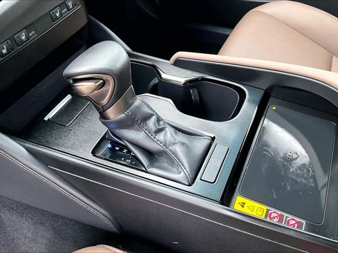 Used 2025 Lexus ES 350 w/ Premium Package image 15