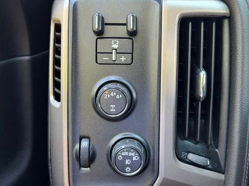 Used 2018 GMC Sierra 3500 Denali image 17