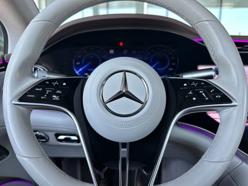 Used 2023 Mercedes-Benz EQS 580 4MATIC Sedan w/ Exclusive Trim Package image 15