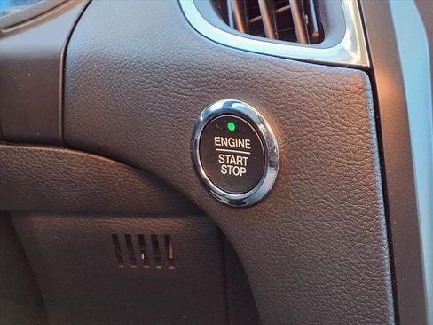 Used 2024 Ford Edge Titanium image 15