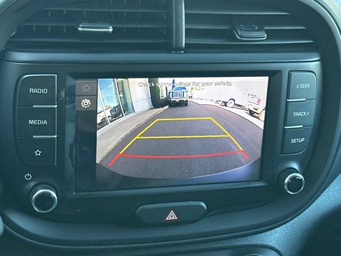 Used 2022 Kia Soul LX FWD image 19