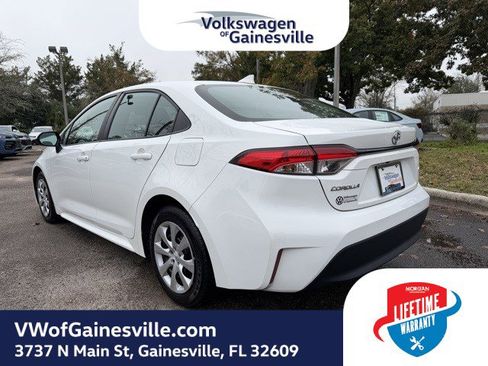 Used 2024 Toyota Corolla LE image 4