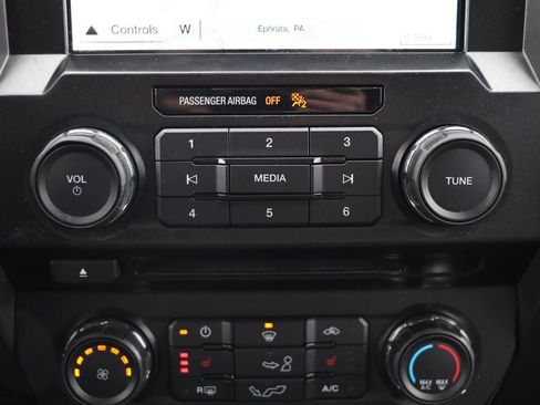 Used 2017 Ford F150 XLT w/ Equipment Group 302A Luxury image 22